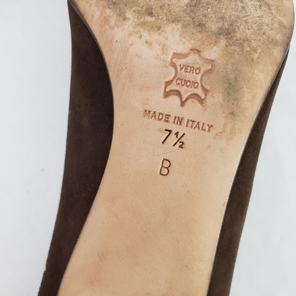 Adrienne Vittadini brown suede Square toe heel dainty button - Picture 9 of 9